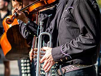 ¿Qué Instrumentos Componen un Mariachi?